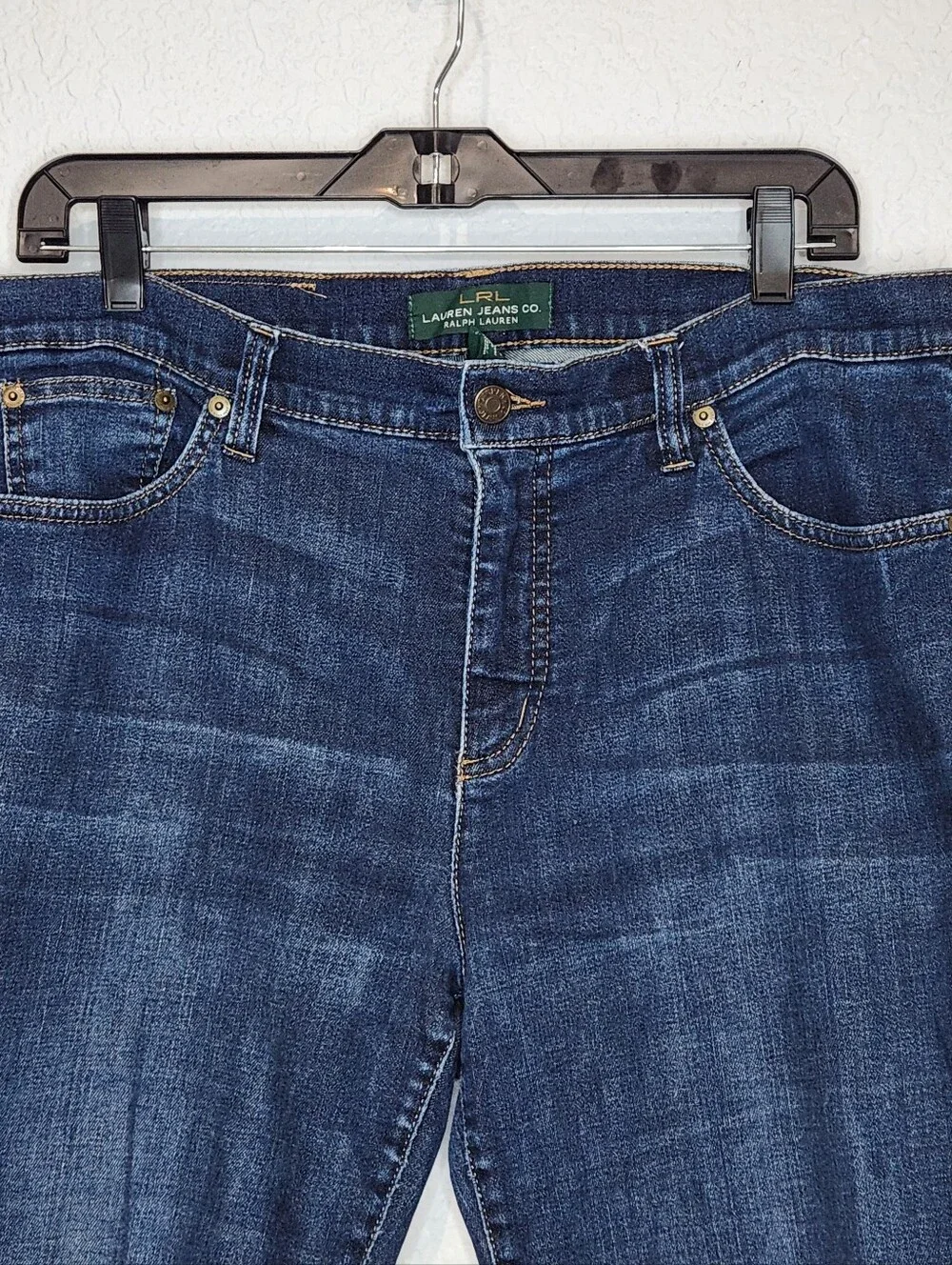 Lauren Ralph Lauren Women's Dark Blue Denim Cut-Off Jeans Shorts.